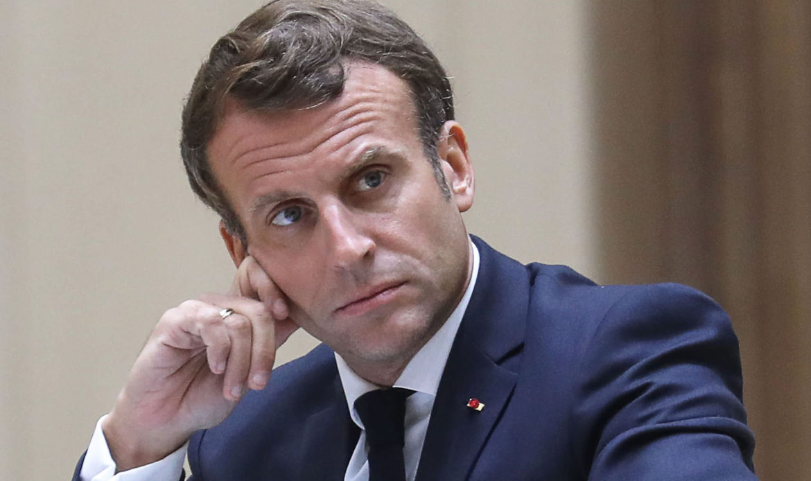 Crise politique : comment Emmanuel Macron peut-il être destitué ?