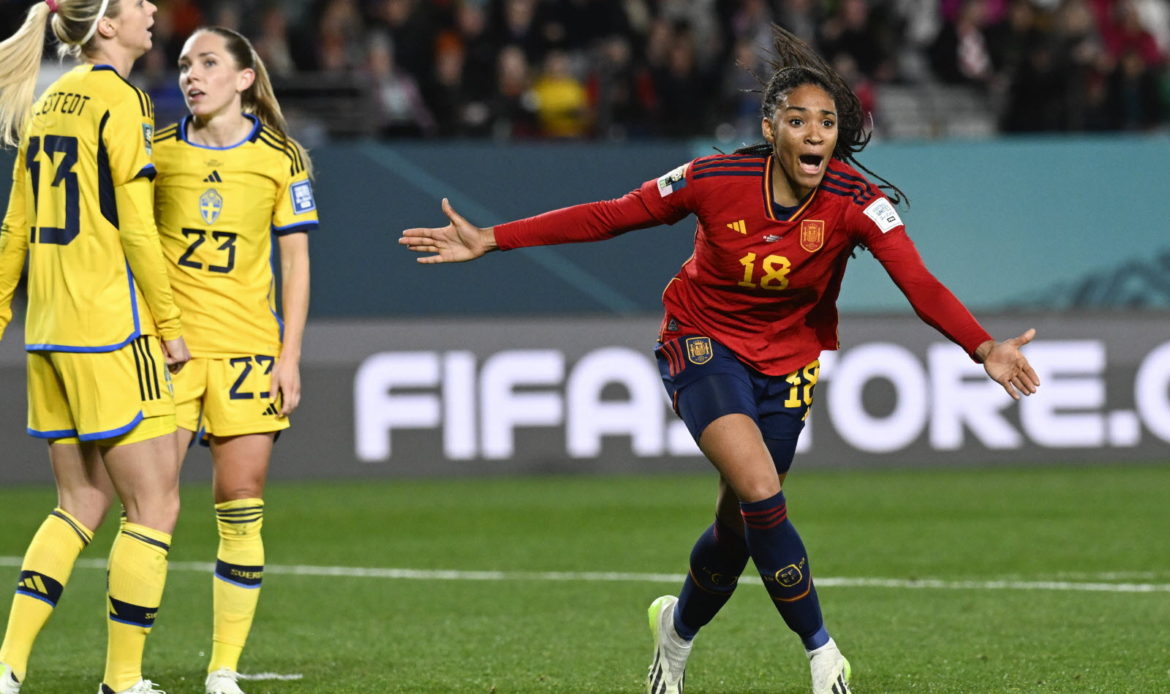 L’Espagne bat la Suède et se qualifie pour sa première finale de la Coupe du Monde de la FIFA après une fin de match mouvementée