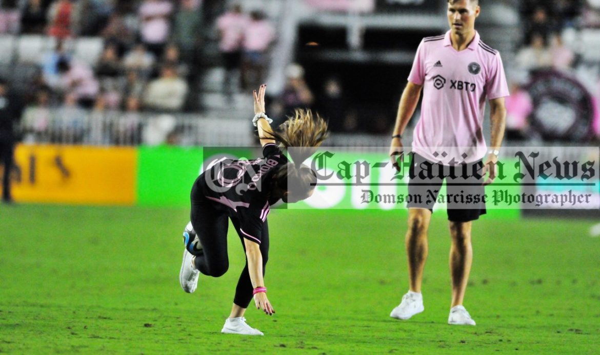 EN IMAGES| Laura Biondo a joué à la mi-temps du dernier match à domicile de la saison de l’Inter Miami CF avec Tobias Brandal Busæt.