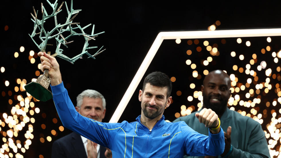 Djokovic sacré pour la 7e fois au Masters 1000 de Paris en battant Dimitrov