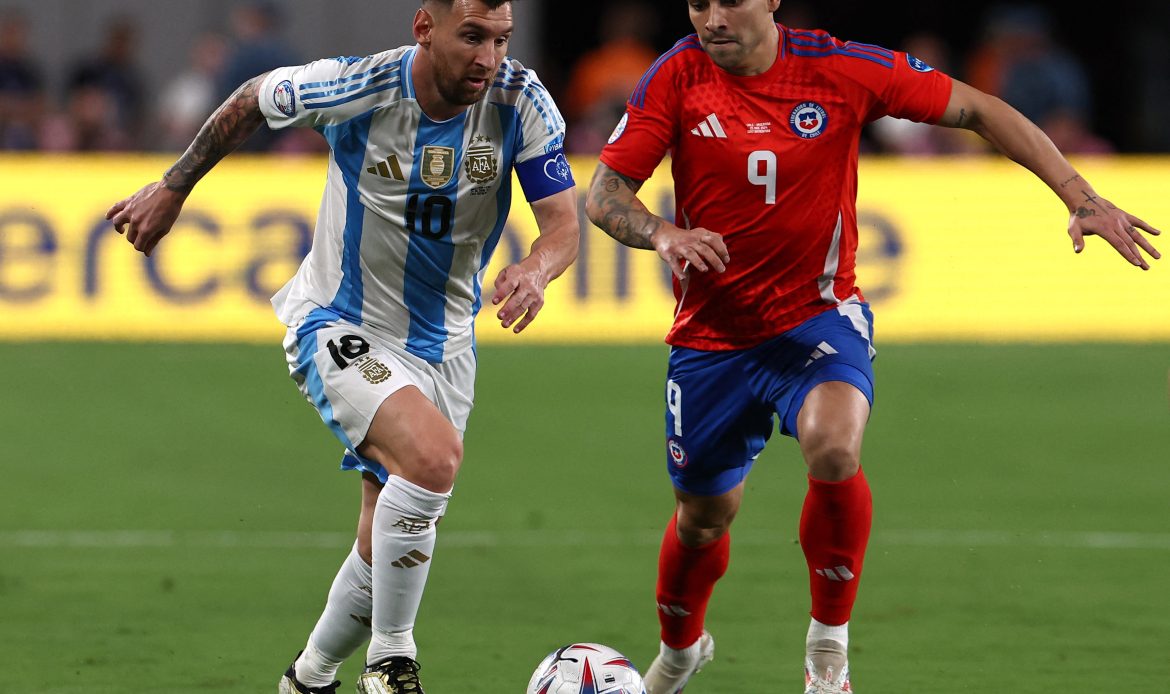 L’Argentine s’est imposée sur le fil face au Chili et a assuré sa qualification pour les quarts de finale de la Copa America 2024