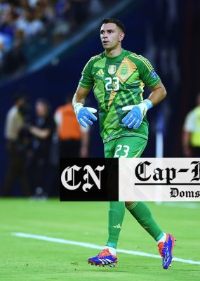 « Gagner beaucoup d’argent » : Emi Martinez échappe aux critiques pour sa volonté de transfert à Aston Villa malgré l’« agenda » évident du gardien champion du monde