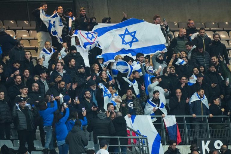 France-Israël : une bagarre éclate en tribunes pendant le match, des dizaines de personnes impliquées