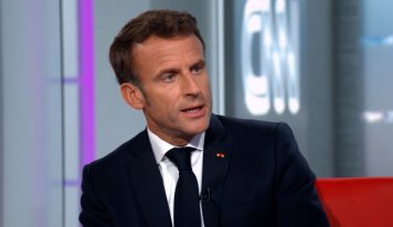 « Ils sont complètement cons »: Emmanuel Macron critique le limogeage du Premier ministre haïtien