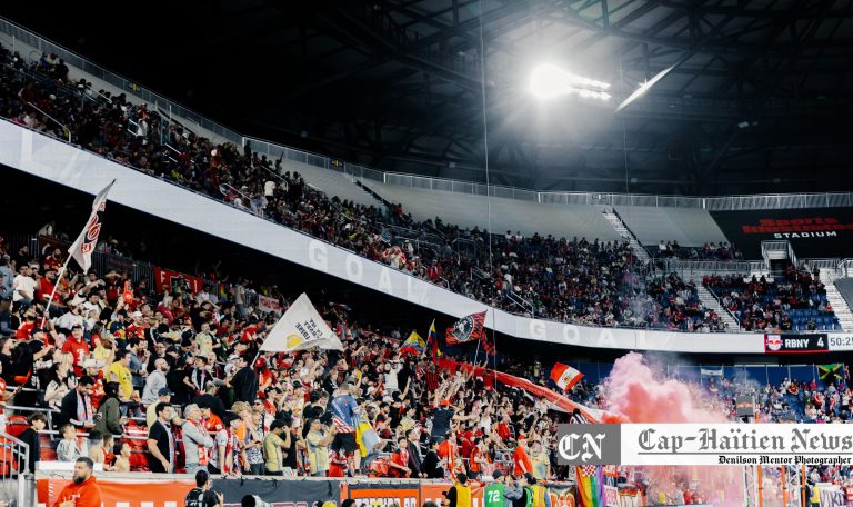 Les supporters de Red Bulls en liesse Durant la rencontre entre New York Red Bulls V. LA Galaxy / Photo Denilson Mentor-Caphaitiennews.com