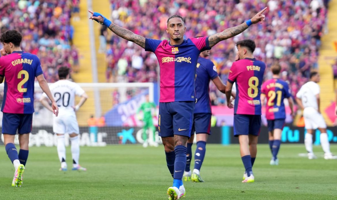 Barça s’impose 4-3 face au Real Madrid pour la quatrième fois de la saison et fonce vers le titre, au rythme d’un Clasico digne d’une finale de Liga