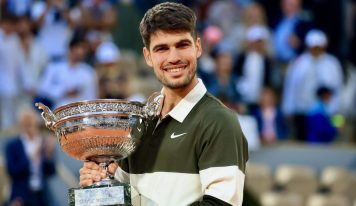 Alcaraz renverse Sinner et s’offre Roland-Garros pour la deuxième fois de suite