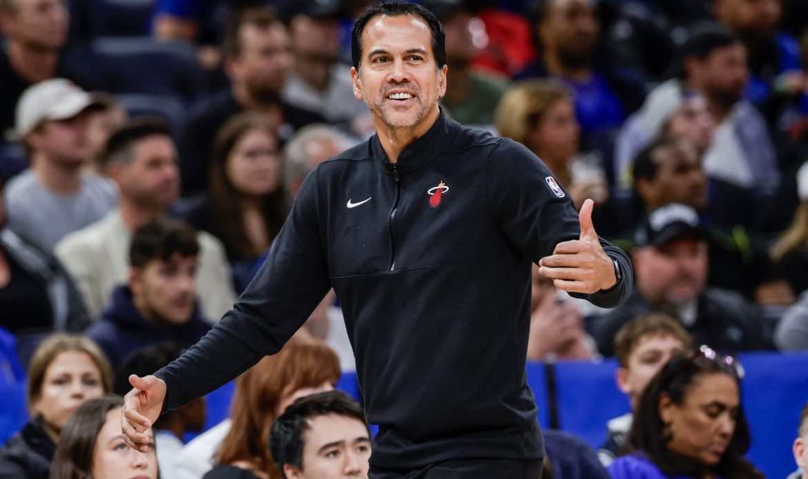 Erik Spoelstra, l&rsquo;entraîneur du Miami Heat, nommé coach de Team USA jusqu&rsquo;aux Jeux Olympiques de Los Angeles
