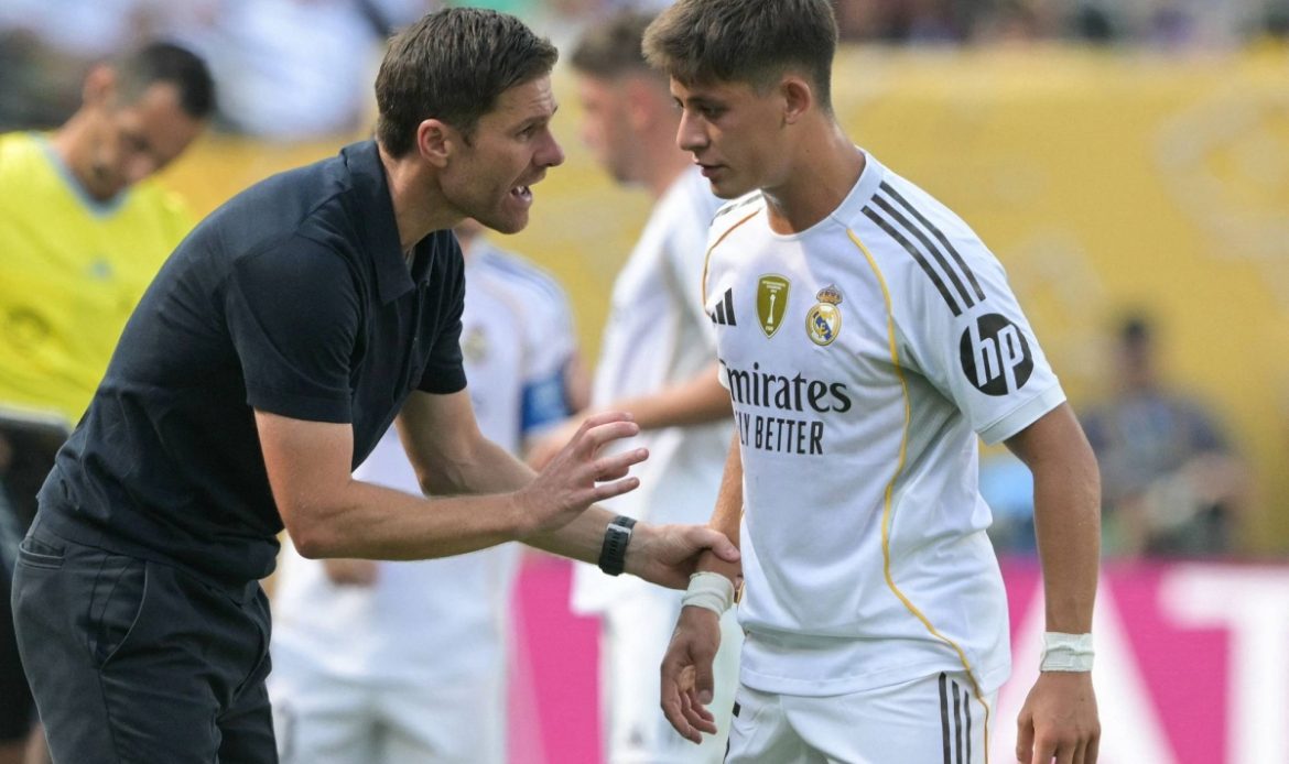 𝗫𝗮𝗯𝗶 𝗔𝗹𝗼𝗻𝘀𝗼 𝗮 𝗴𝗮𝗴𝗻𝗲́ 𝘀𝗼𝗻 𝗖𝗹𝗮́𝘀𝗶𝗰𝗼 𝗴𝗿𝗮̂𝗰𝗲 𝗮𝘂 𝗷𝗲𝘂 𝘀𝗮𝗻𝘀 𝗯𝗮𝗹𝗹𝗼𝗻 𝗱𝘂 𝗥𝗲𝗮𝗹 𝗠𝗮𝗱𝗿𝗶𝗱