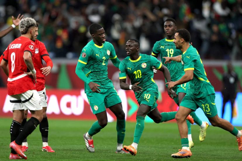 Grâce à une belle inspiration de Mané, le Sénégal prend le dessus sur l&rsquo;Égypte de Salah et se qualifie pour la finale de la CAN
