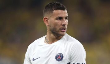 PSG: Lucas Hernandez s&rsquo;offre une statue géante d&rsquo;Orlinski à son effigie