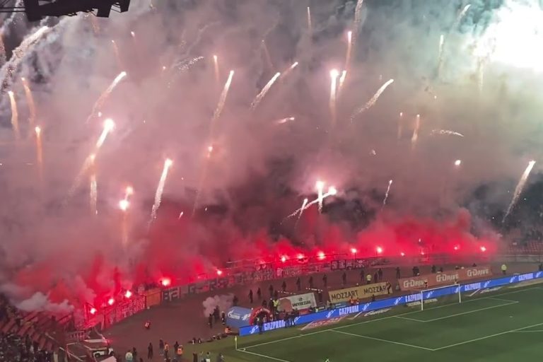 Un derby de Belgrade sous tension: les supporters du Partizan ont mis le feu au stade de l&rsquo;Etoile Rouge
