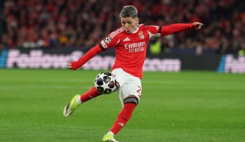 Benfica: après les accusations de racisme, Prestianni a fait son retour sur les terrains et reçu une ovation des supporters