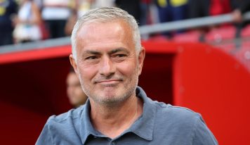 José Mourinho laisse entendre qu&rsquo;il pourrait quitter Benfica en critiquant de manière voilée les normes d&rsquo;arbitrage de la Liga Portugal