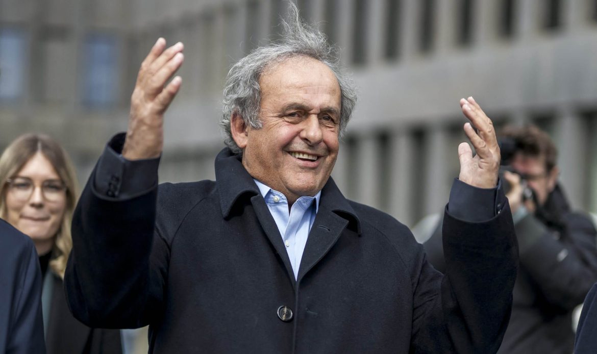 Michel Platini porte plainte contre le président de la Fifa Gianni Infantino, juste avant la Coupe du monde 2026