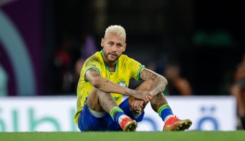 Neymar a fondu en larmes après sa brève entrée en jeu avec le Brésil lors de la victoire en Coupe du monde face à l’Écosse
