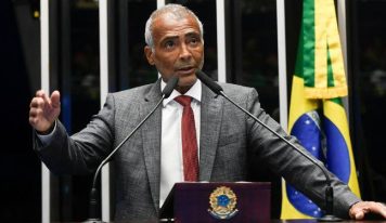 « Je l’entraînerais devant les tribunaux » : une légende brésilienne fulmine contre Carlo Ancelotti après l’élimination précoce en Coupe du monde