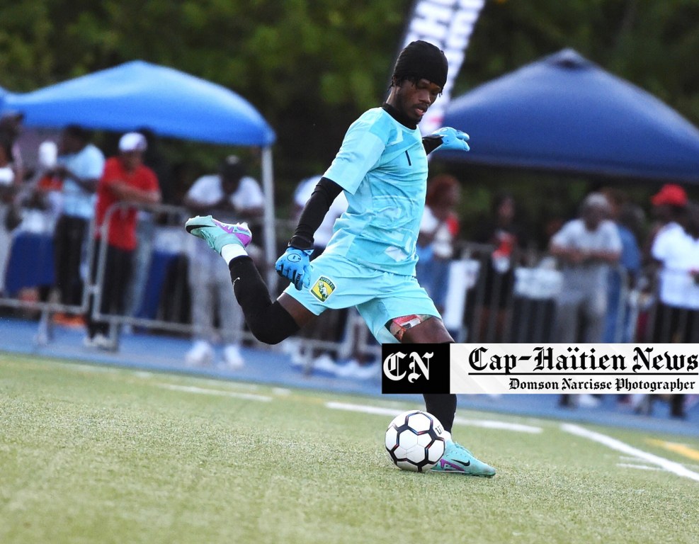 Foot-Madame GougousseCoupe d’Haïti Le premier quart de finale de la semaine en photos (16)