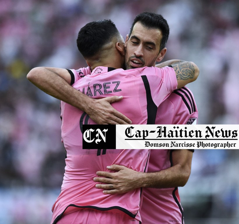 En image:La célébration des "hérons" Luis Suarez surnommé  El pisterolero,un doublé en MLS